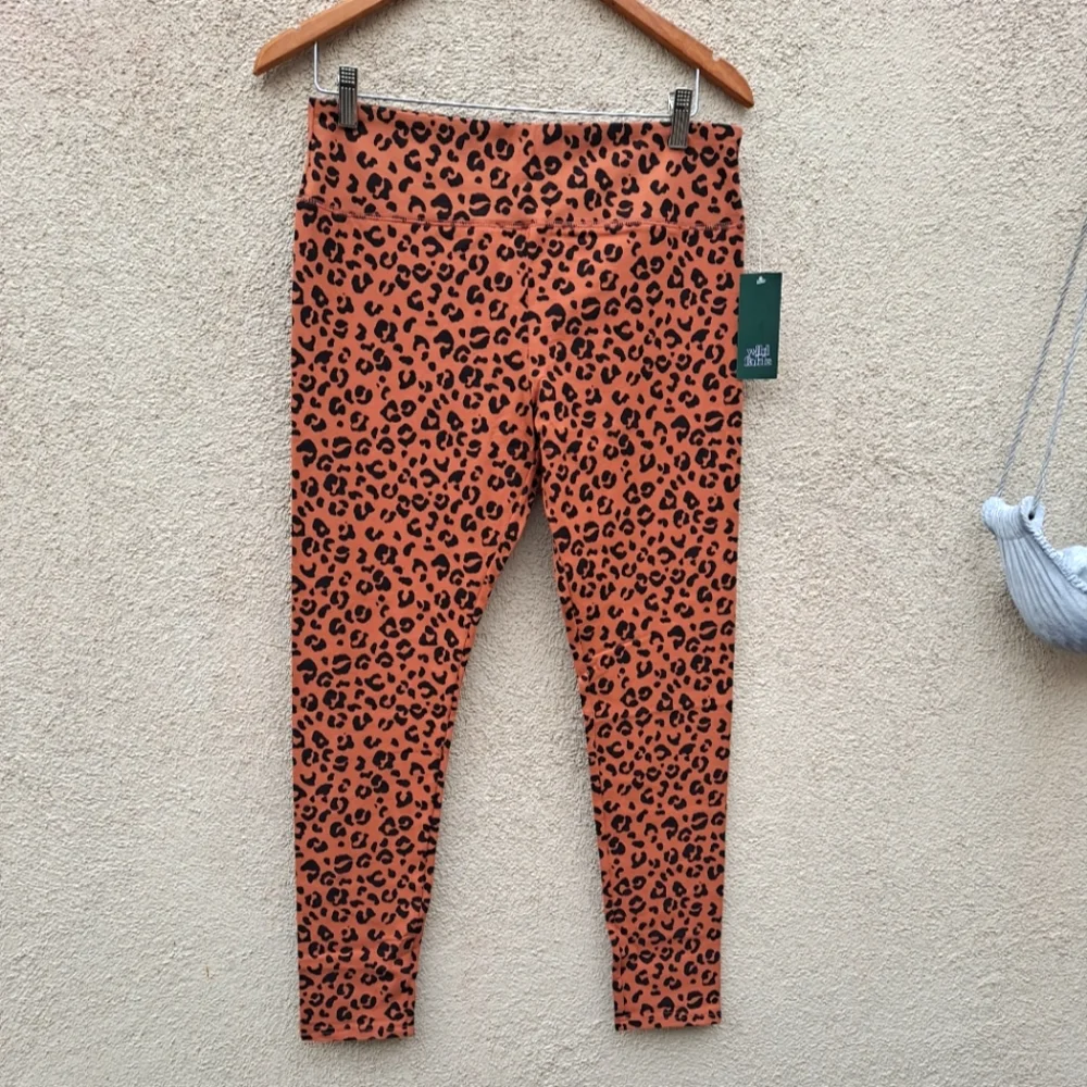 Womens Wild Fable Leopard , Size L, NWT - Picture 1 of 9